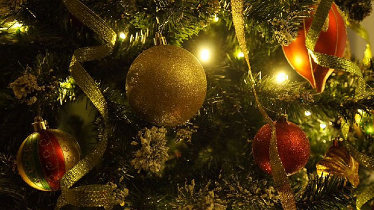 Poesie Di Natale Di Autori Famosi.Poesie Di Natale Sull Albero Di Natale Le Piu Bellegraphomania